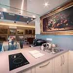 The Gallery - Garden And Garage