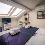 بيت للعطل The Gallery - Garden And Garage