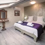 펜션 The Gallery - Garden And Garage 벨리코 터르노보