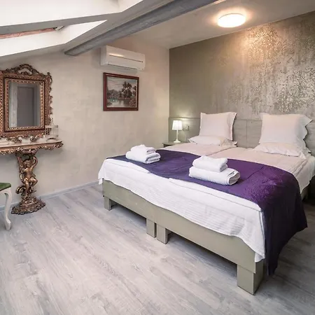 Case de vacanță The Gallery - Garden And Garage Veliko Tărnovo